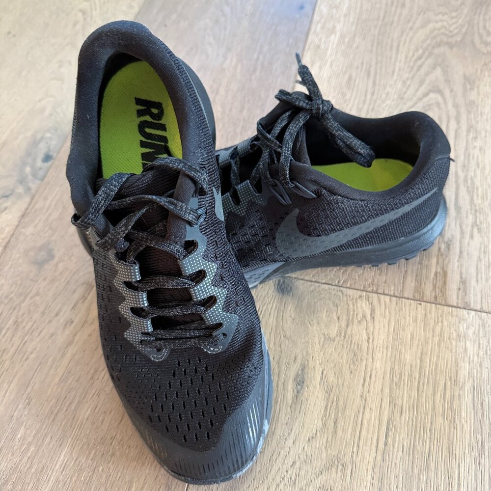 Nike Air Zoom Terra Kiger 4 (black) Size 8